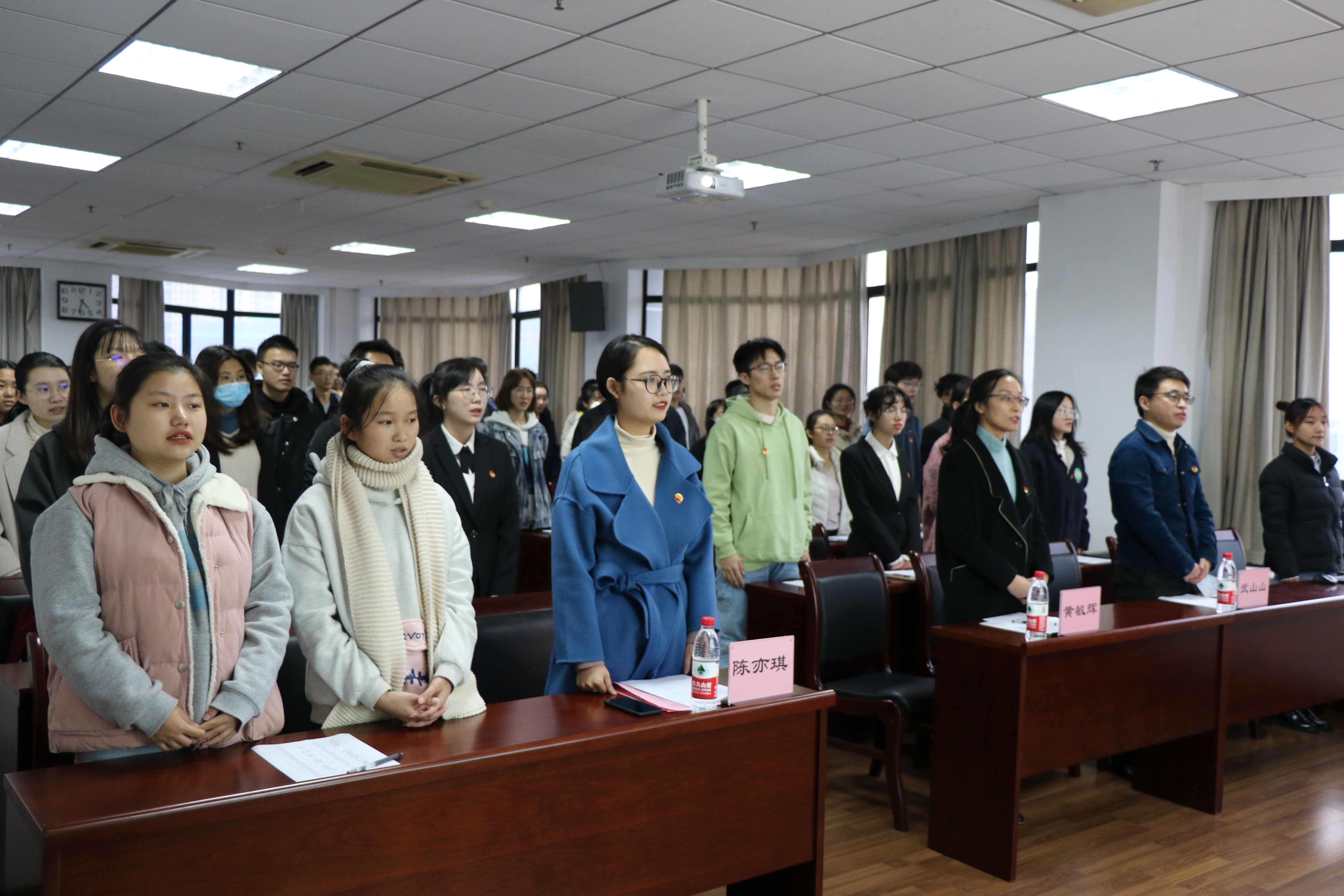 照片一.JPG 照片一.JPG