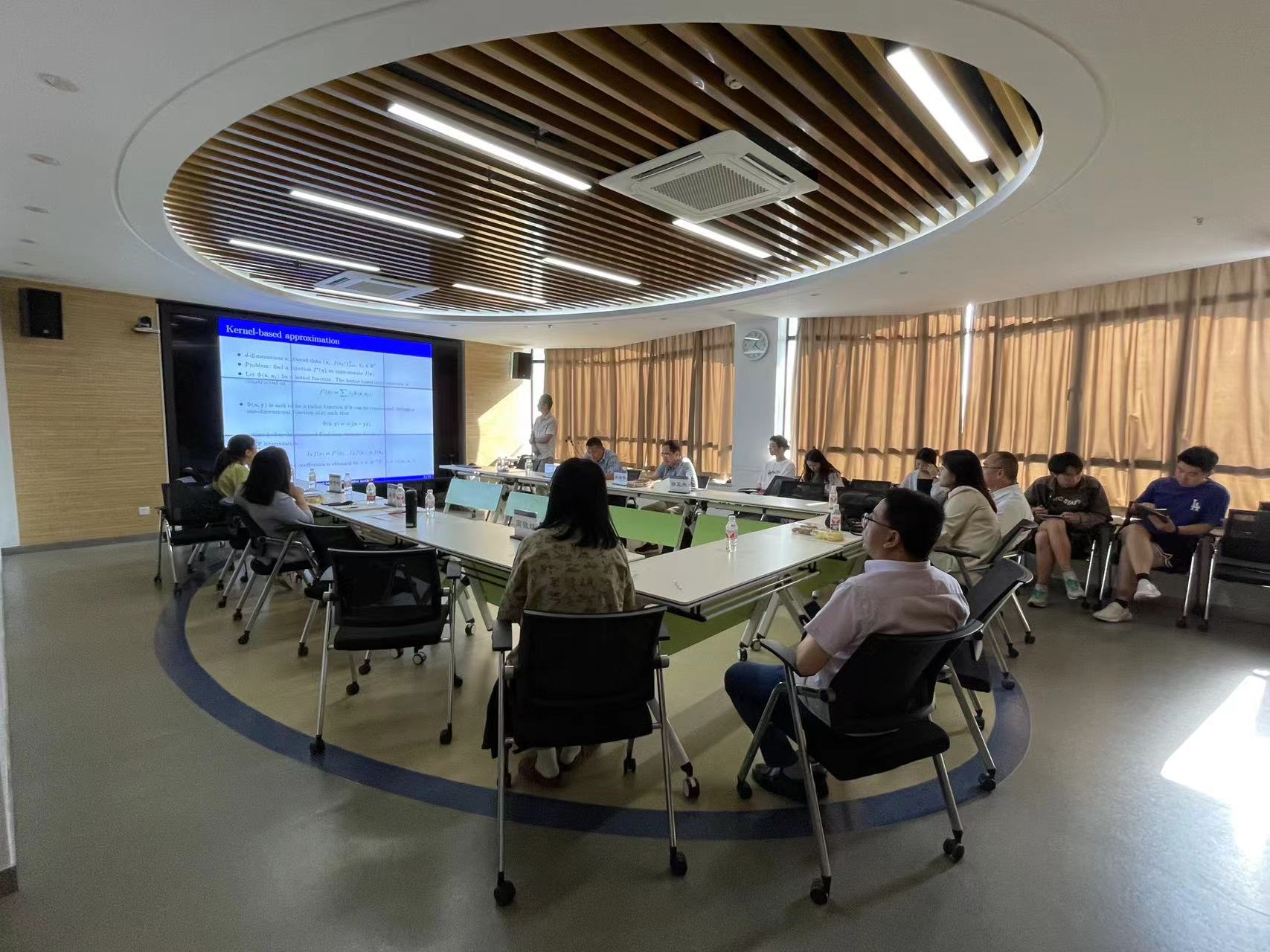 讲座.jpg 讲座.jpg